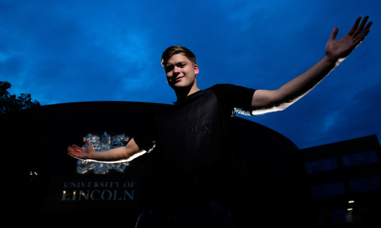 Lincoln City's Freddie Draper wearing the Imps&rsquo; new University of Lincoln sponsored third kit.