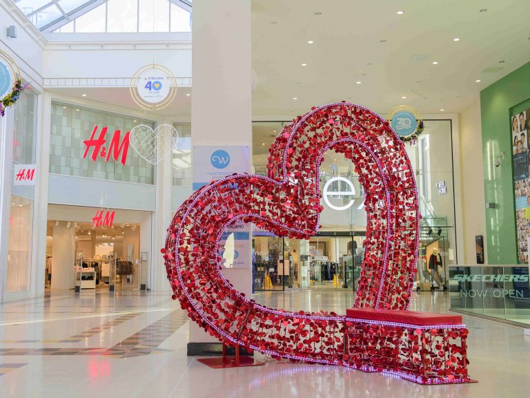 Chris Vaughan Photography - commercial photography | A giant heart seat in a shopping centre.