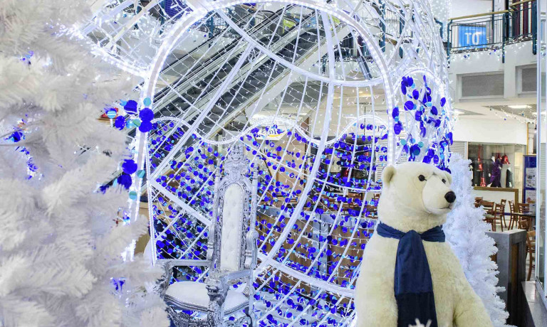 Chris Vaughan Photography - commercial photography | Christmas decorations in a shopping centre.
