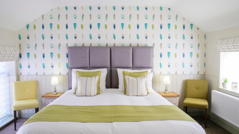 An image of a refurbished bedroom at the Old Kings Head.